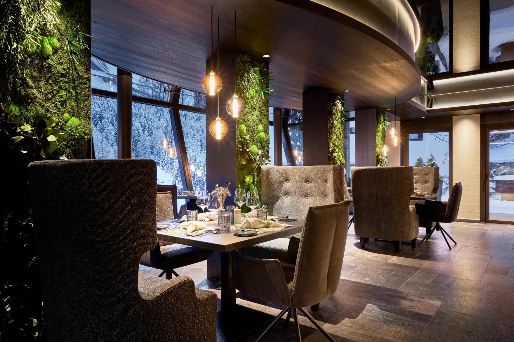 Laret Private Boutique Hotel - Adults Only Samnaun Bagian luar foto