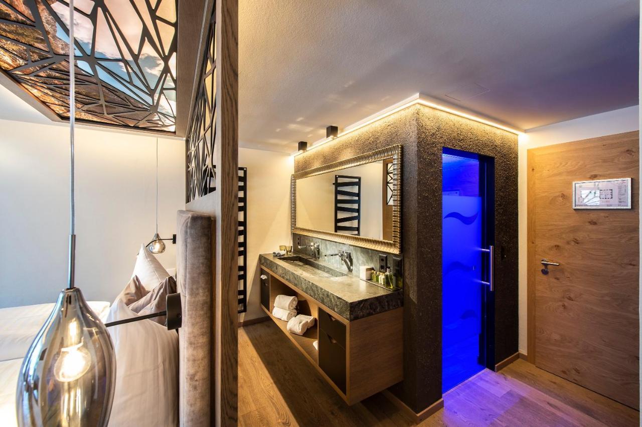 Laret Private Boutique Hotel - Adults Only Samnaun Bagian luar foto
