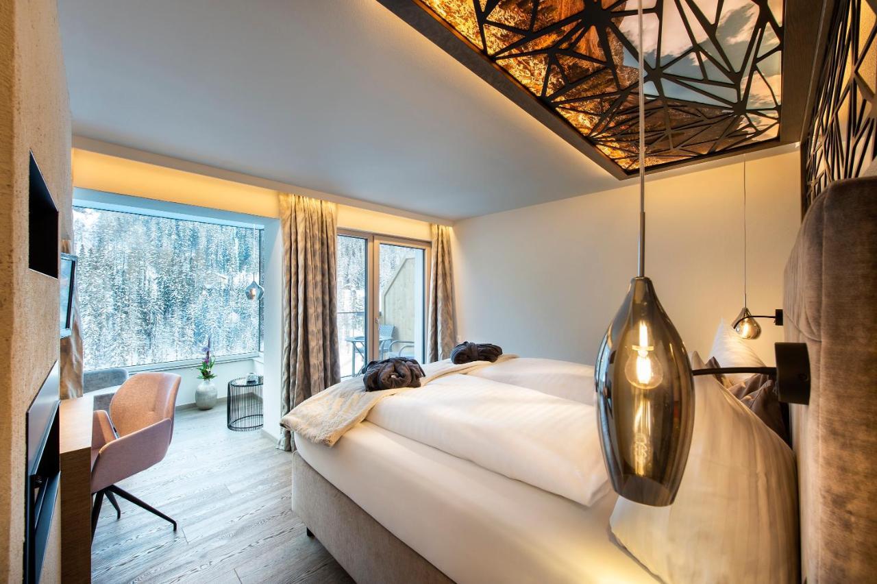 Laret Private Boutique Hotel - Adults Only Samnaun Bagian luar foto